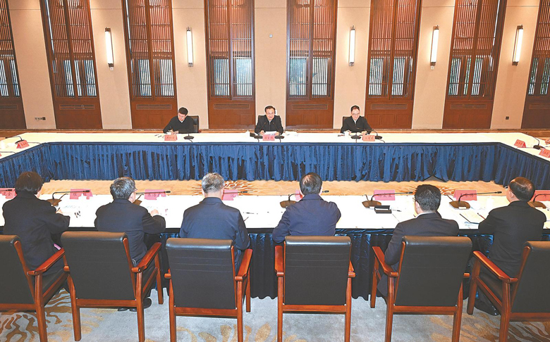 梁言顺在长江大保护工作座谈会上强调  毫不动摇坚持共抓大保护不搞大开发 坚定不移走生态优先绿色发展之路  王清宪出席